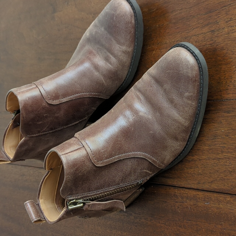UGG Brown Leather Ankle Booties